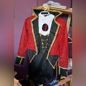 Taylor swift ringleader outfit